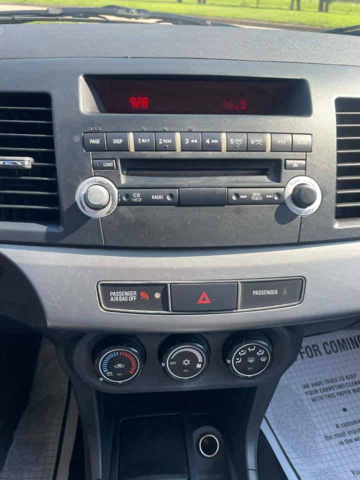 Mitsubishi Lancer ES 2011
