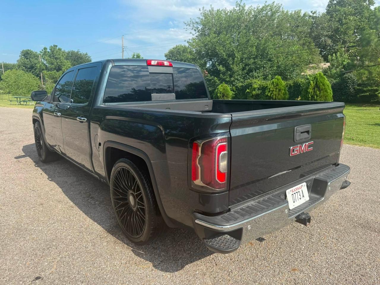 GMC Sierra 1500 SLT Crew Cab Long Box 4WD 2017
