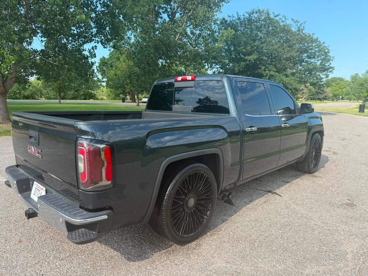 GMC Sierra 1500 SLT Crew Cab Long Box 4WD 2017