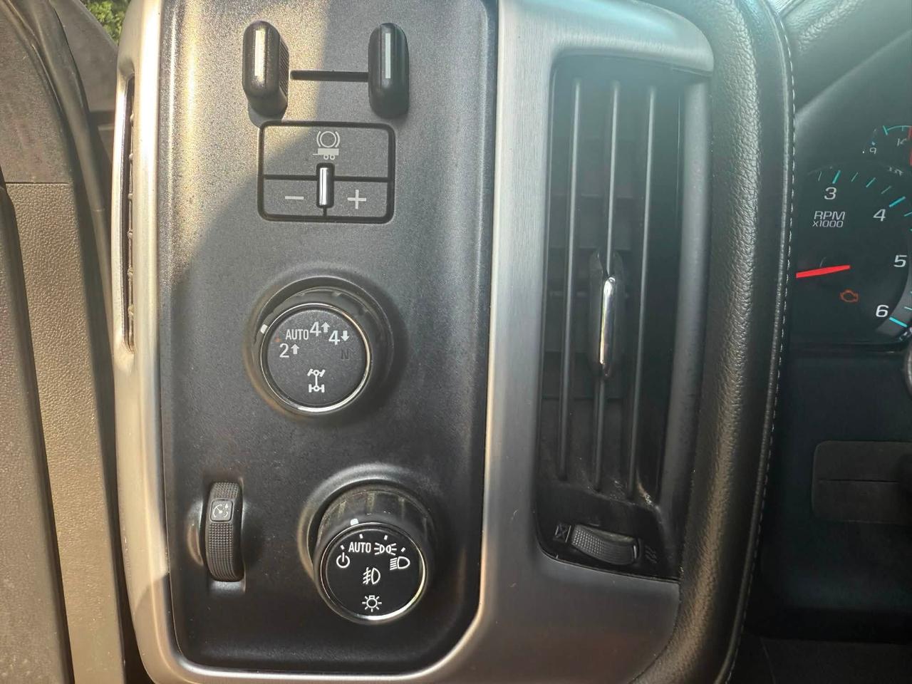 GMC Sierra 1500 SLT Crew Cab Long Box 4WD 2017
