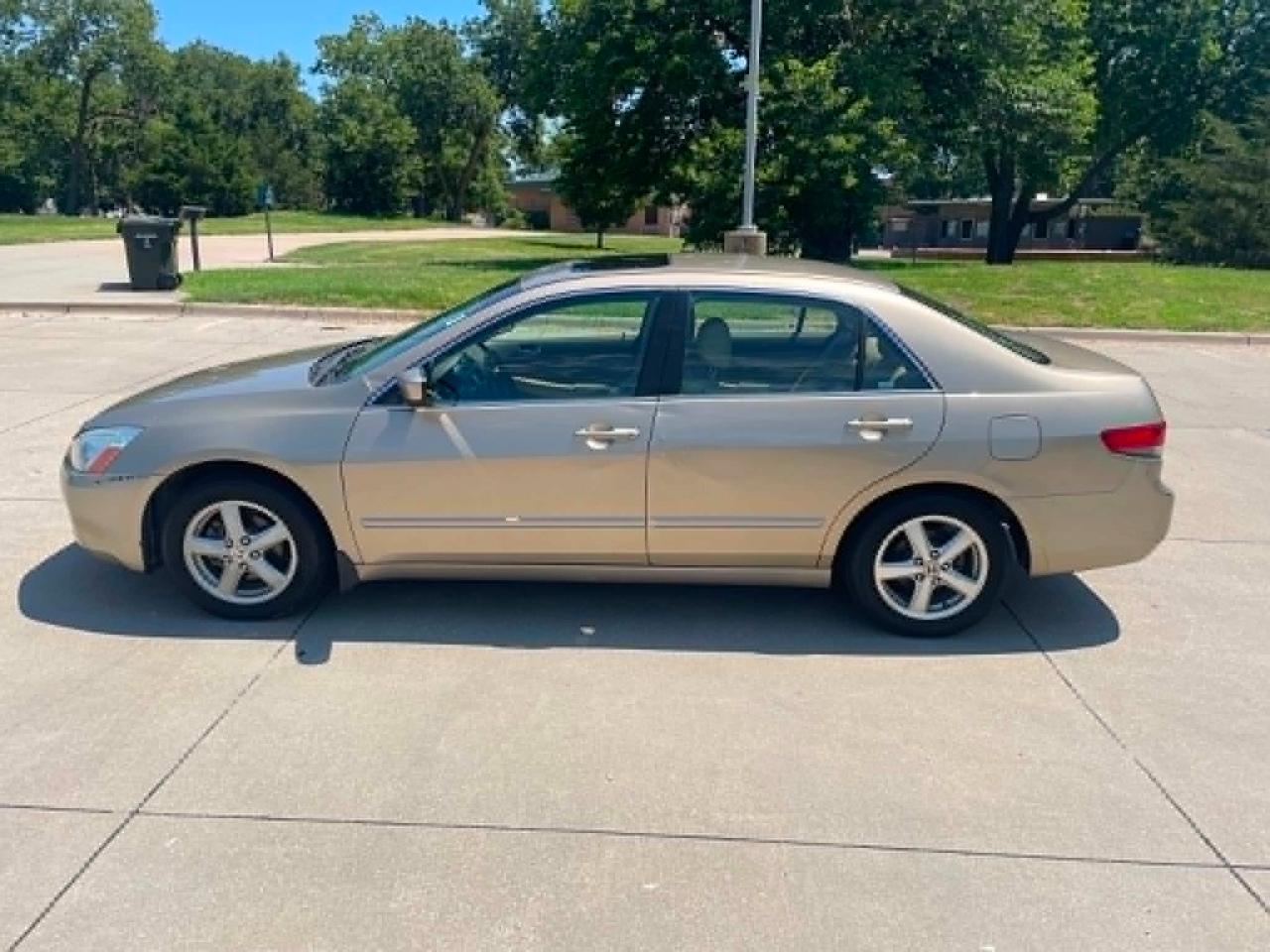 Honda Accord EX-L Sedan AT with Navigation System 2003