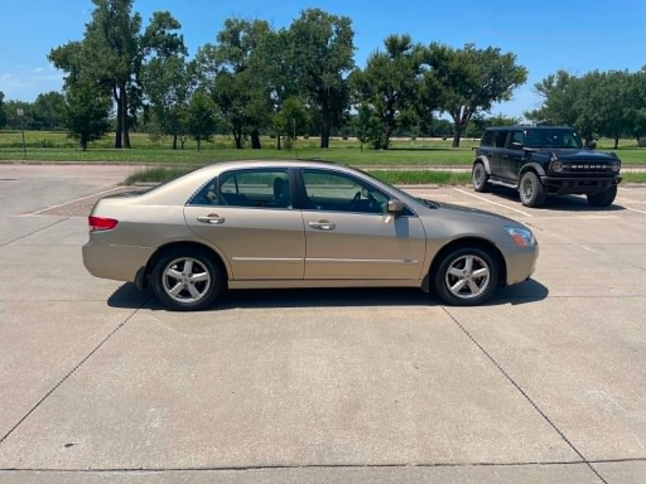 Honda Accord EX-L Sedan AT with Navigation System 2003