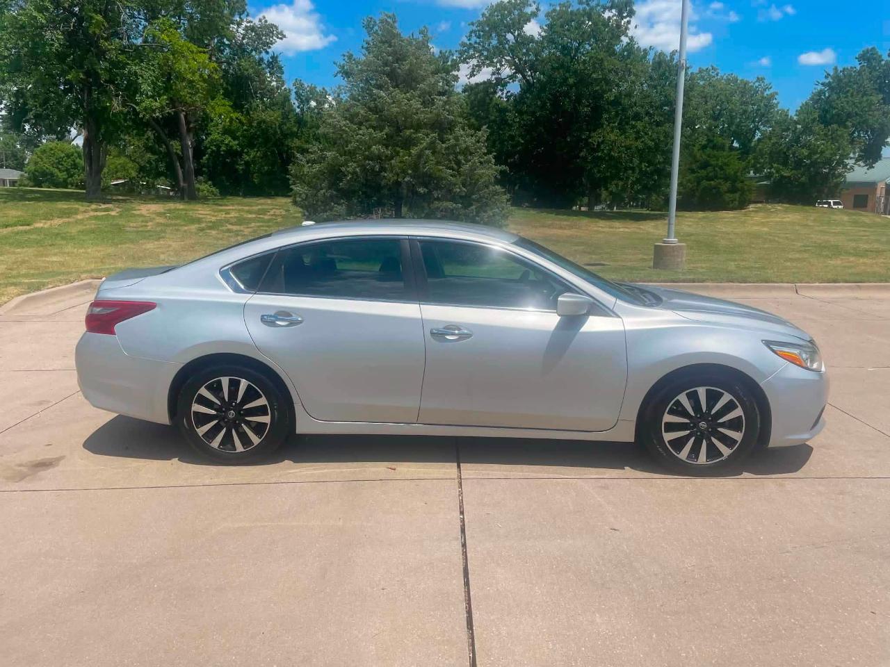 Nissan Altima 2.5 SV 2018