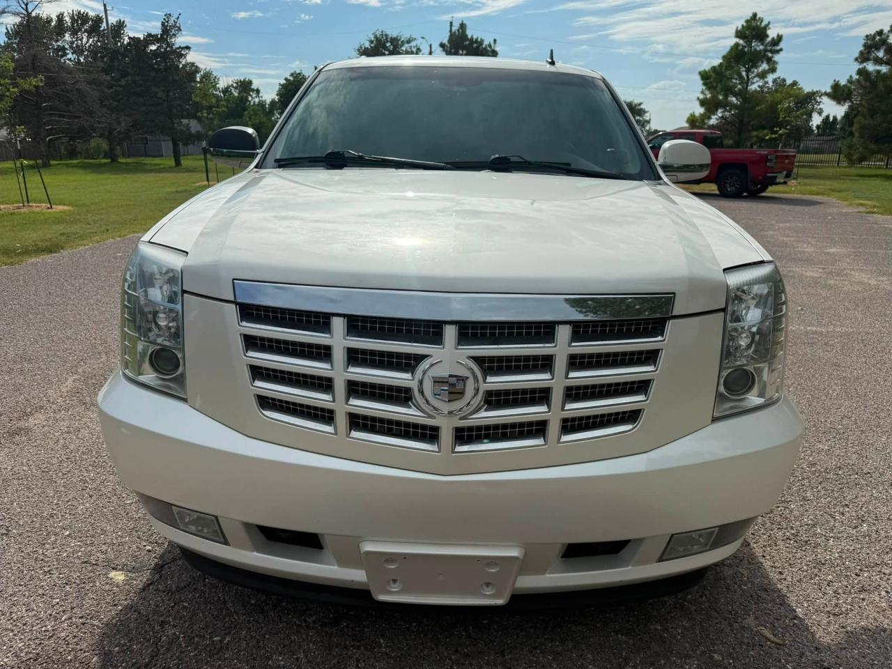 Cadillac Escalade AWD Premium 2011