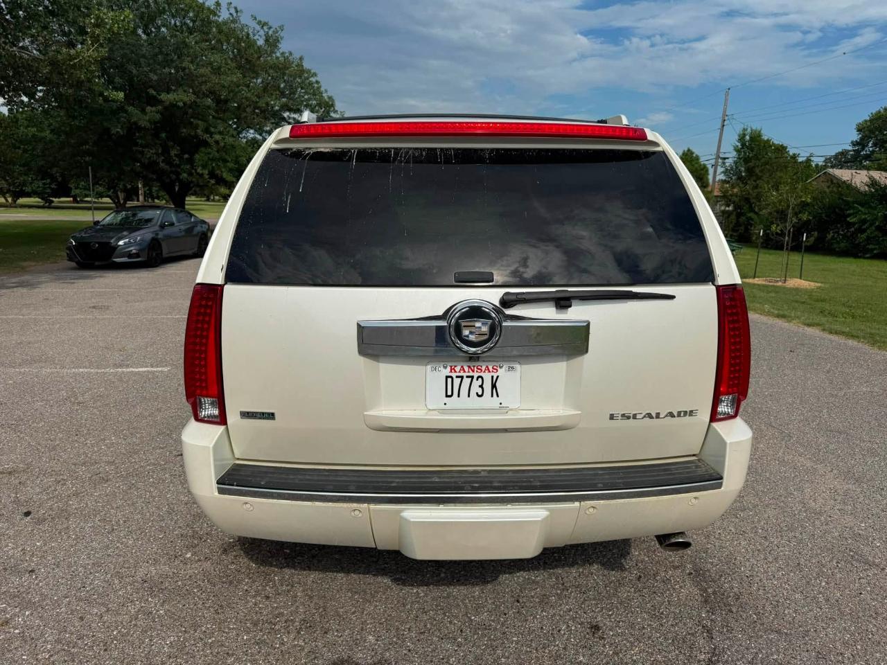 Cadillac Escalade AWD Premium 2011