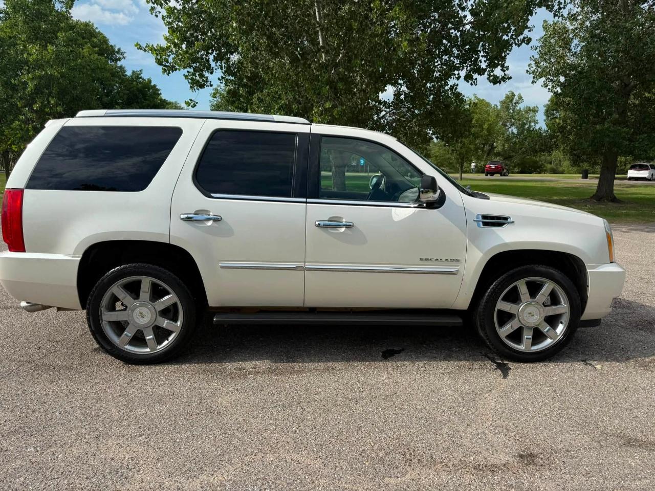 Cadillac Escalade AWD Premium 2011
