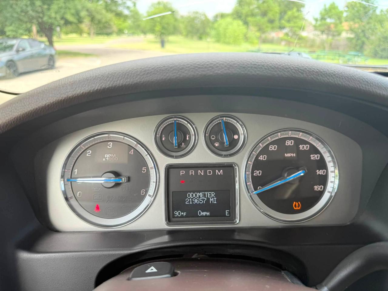 Cadillac Escalade AWD Premium 2011