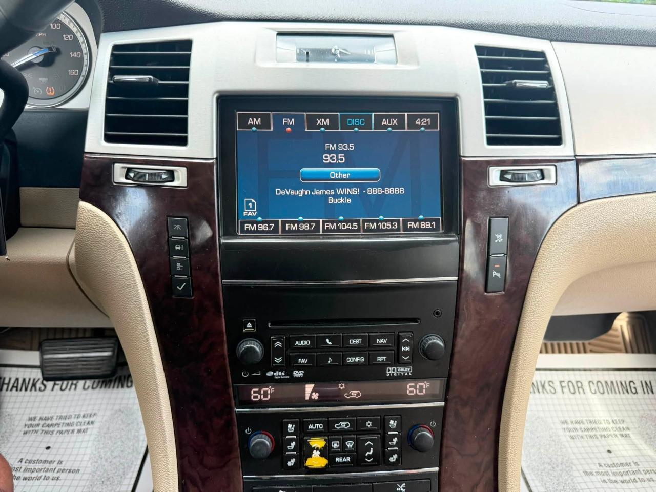 Cadillac Escalade AWD Premium 2011