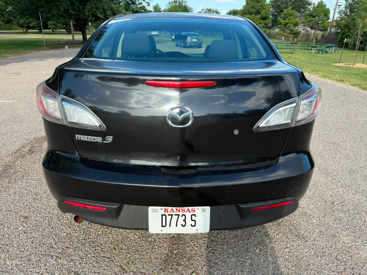 Mazda MAZDA3 i Sport 4-Door 2011