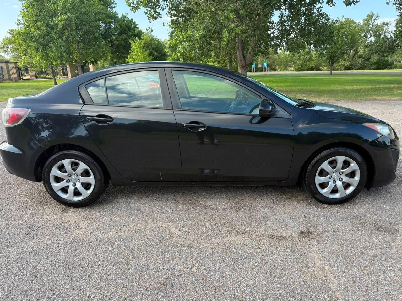 Mazda MAZDA3 i Sport 4-Door 2011