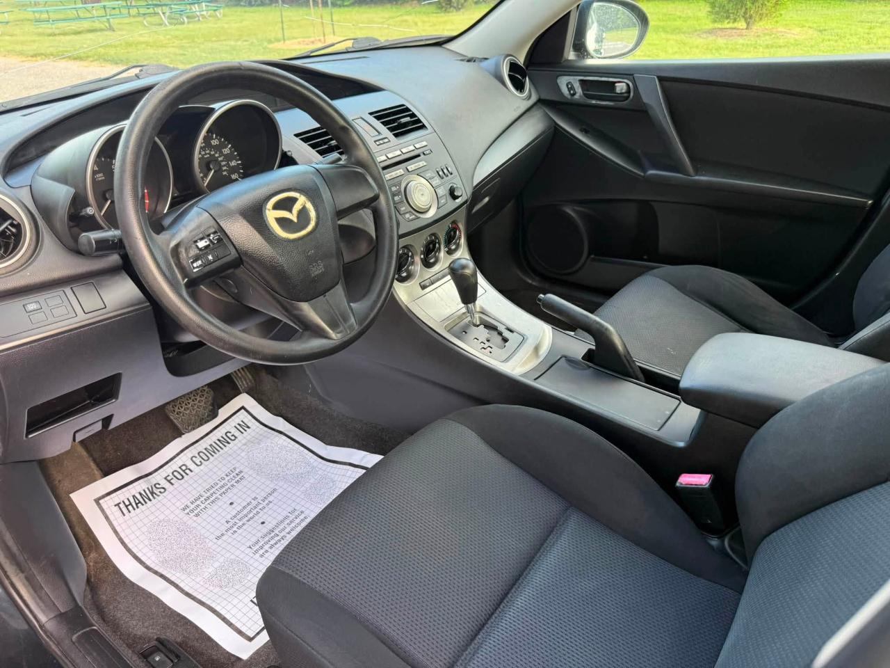 Mazda MAZDA3 i Sport 4-Door 2011