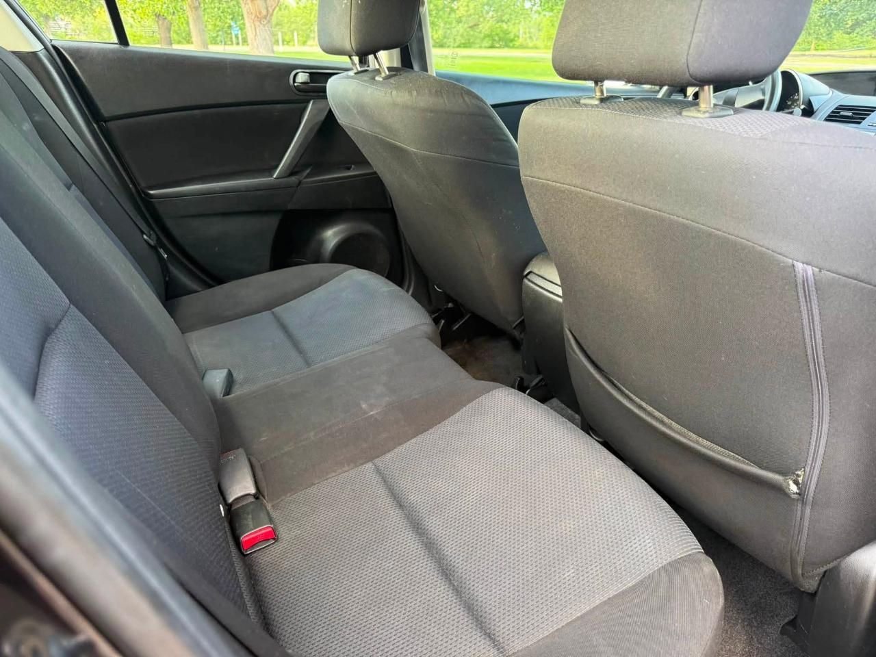 Mazda MAZDA3 i Sport 4-Door 2011
