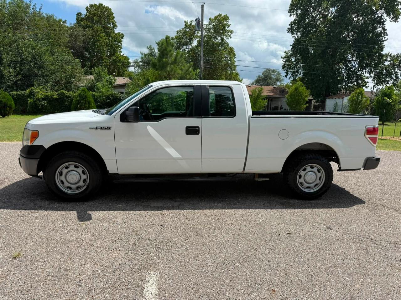 Ford F-150 XL SuperCab 6.5-ft. Bed 2WD 2012
