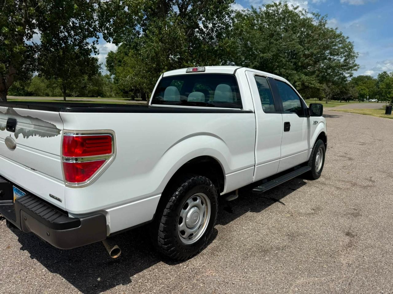 Ford F-150 XL SuperCab 6.5-ft. Bed 2WD 2012