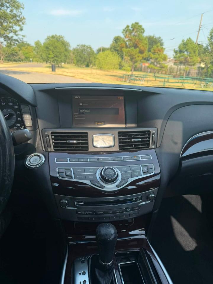 Infiniti M M37x 2011