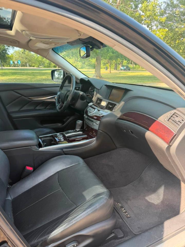 Infiniti M M37x 2011