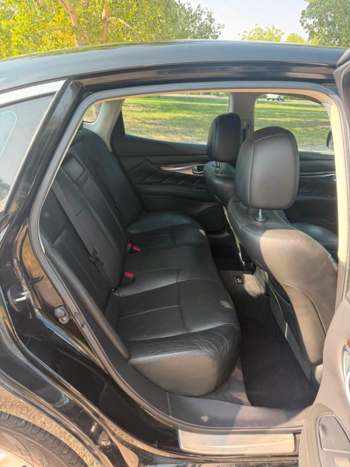 Infiniti M M37x 2011