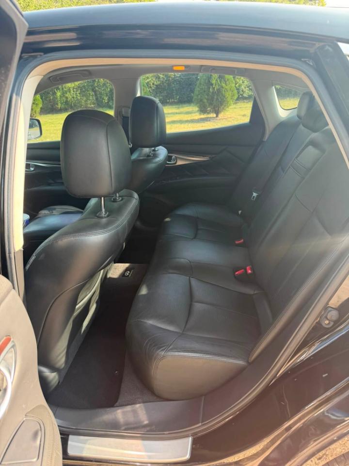 Infiniti M M37x 2011