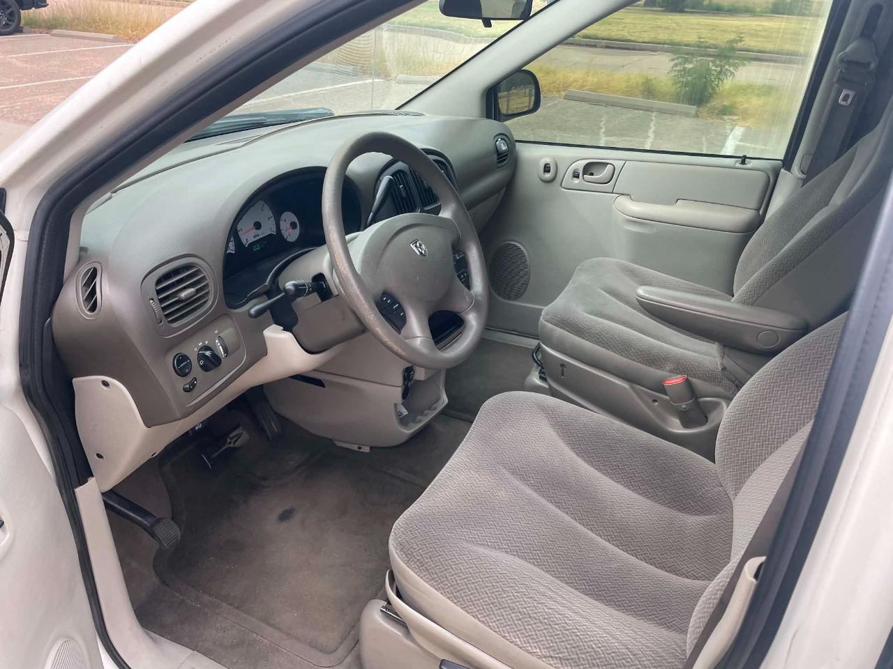 Dodge Grand Caravan SE 2005