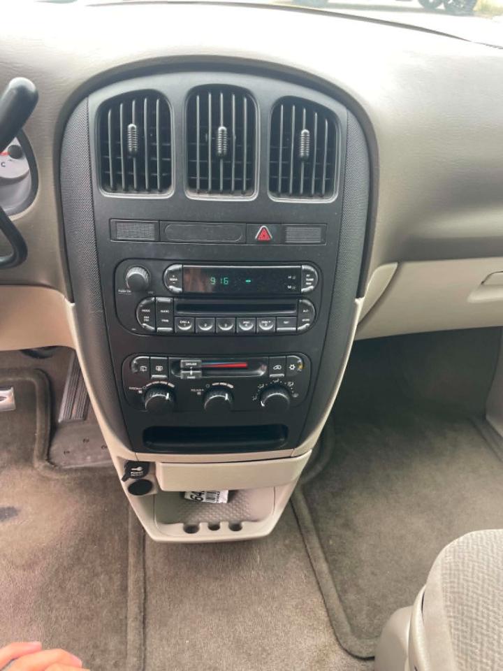 Dodge Grand Caravan SE 2005