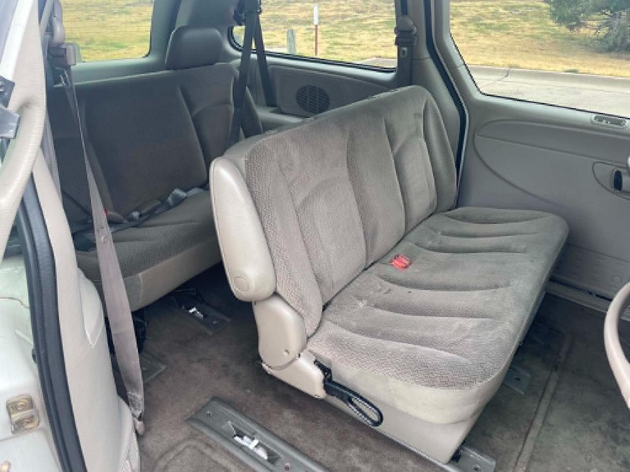 Dodge Grand Caravan SE 2005