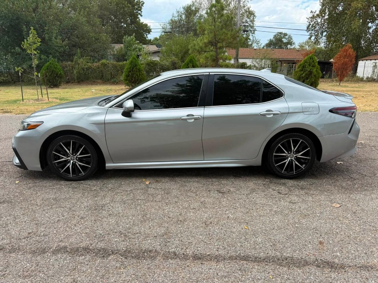 Toyota Camry SE 2021