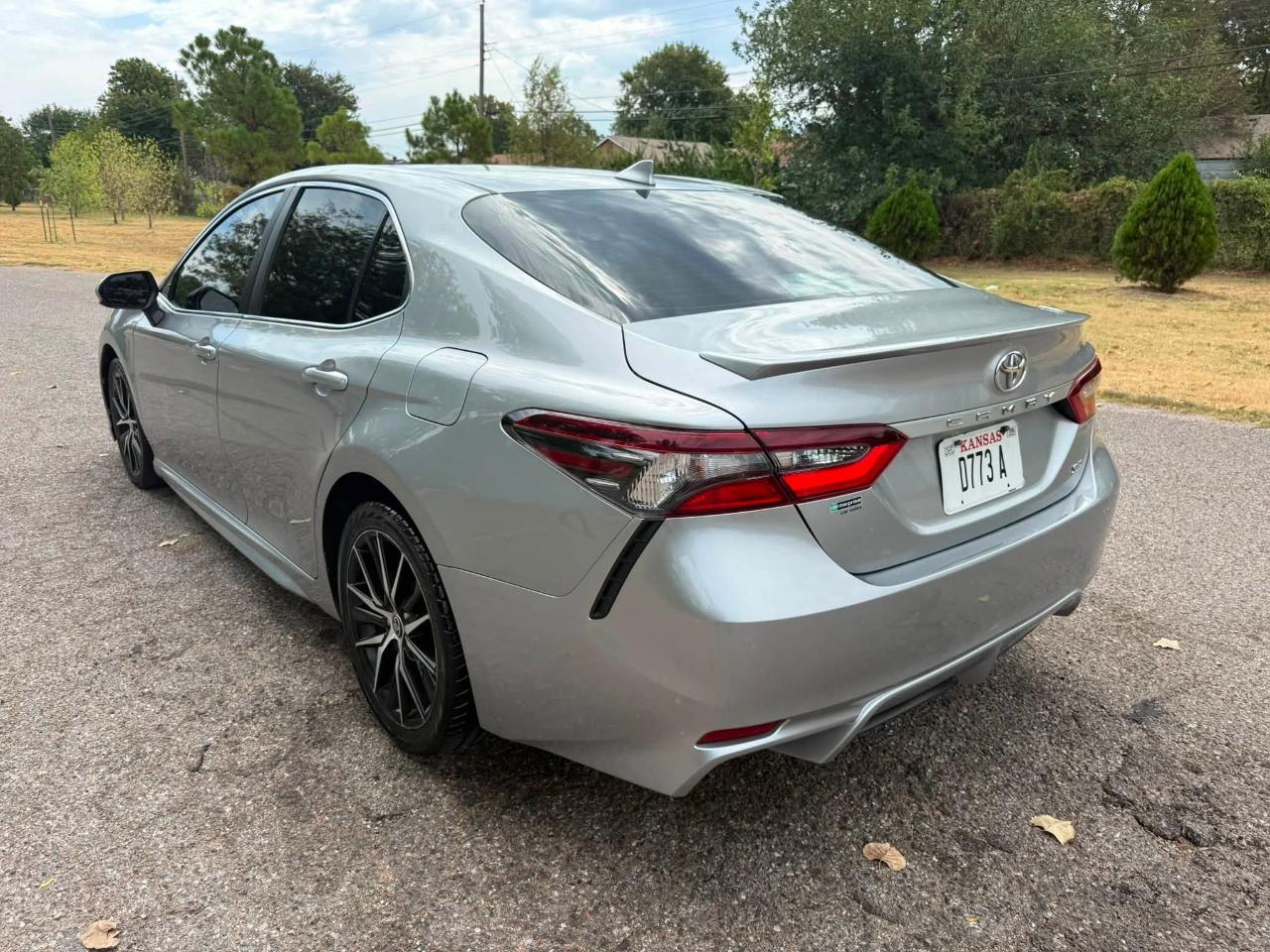 Toyota Camry SE 2021