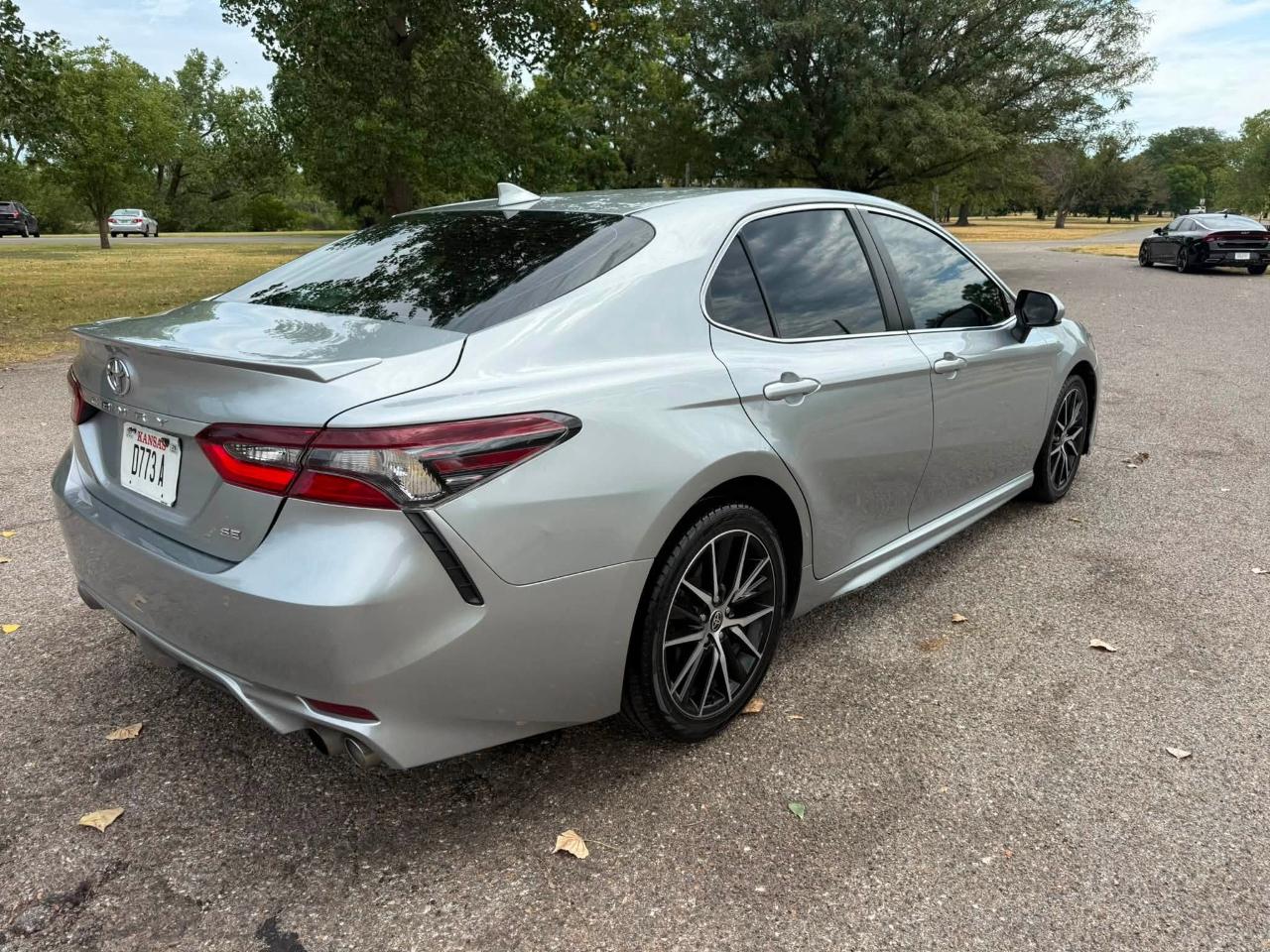 Toyota Camry SE 2021