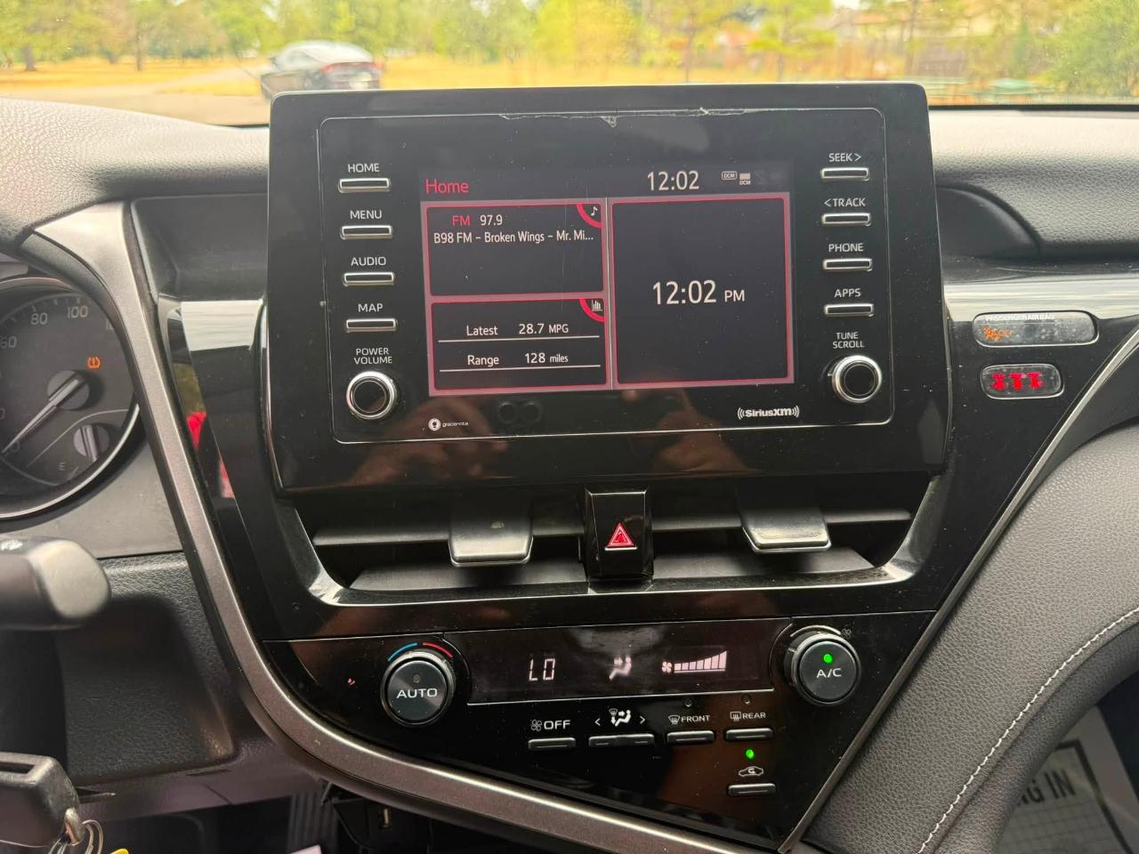 Toyota Camry SE 2021