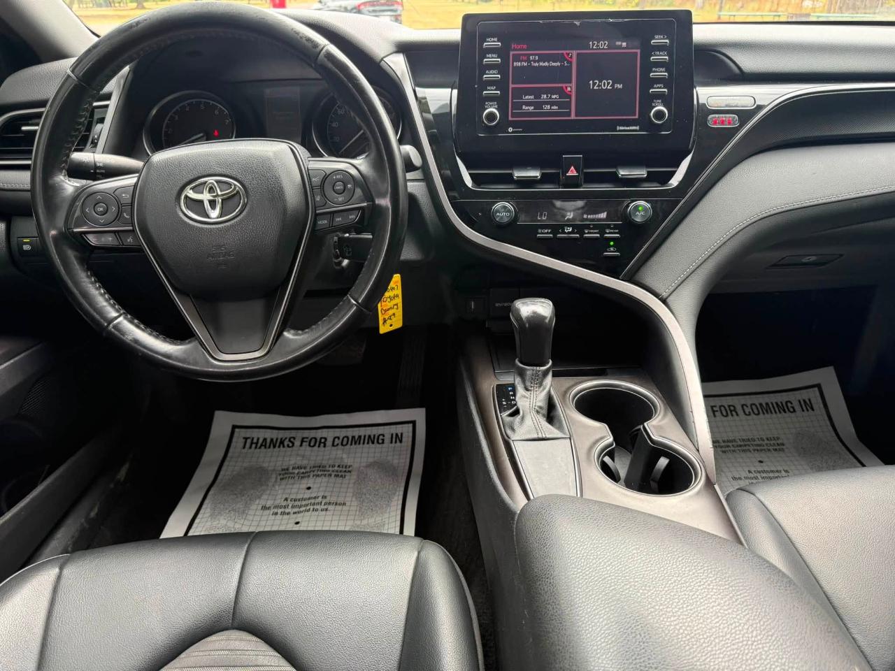 Toyota Camry SE 2021