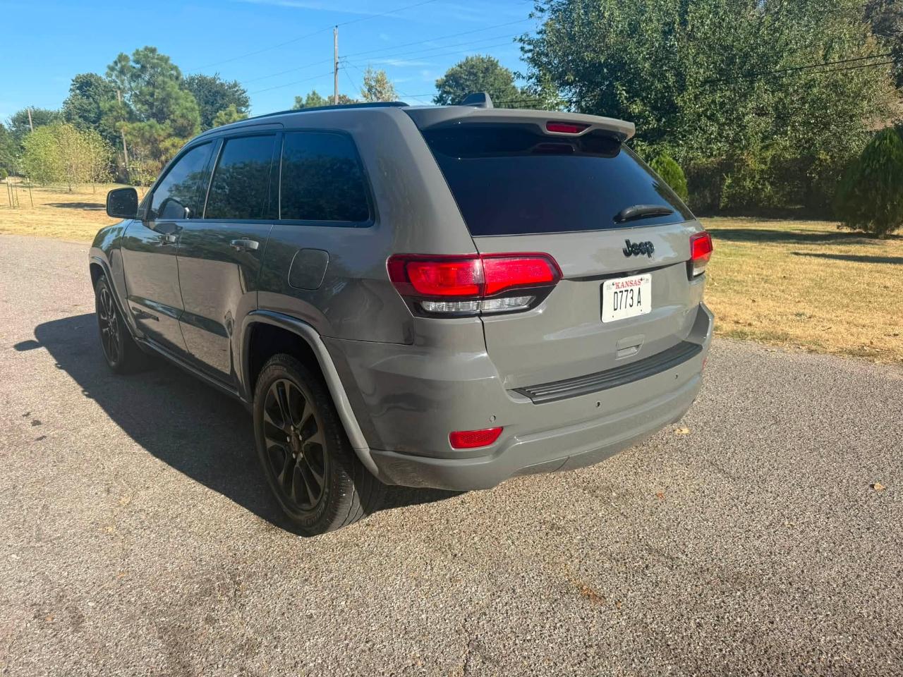 Jeep Grand Cherokee Laredo 2WD 2020