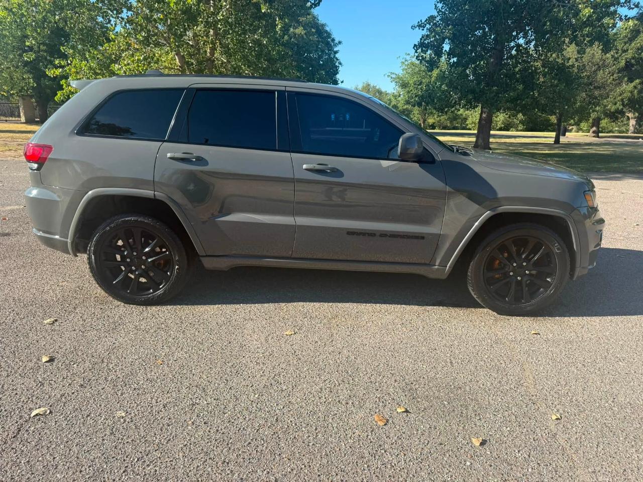 Jeep Grand Cherokee Laredo 2WD 2020