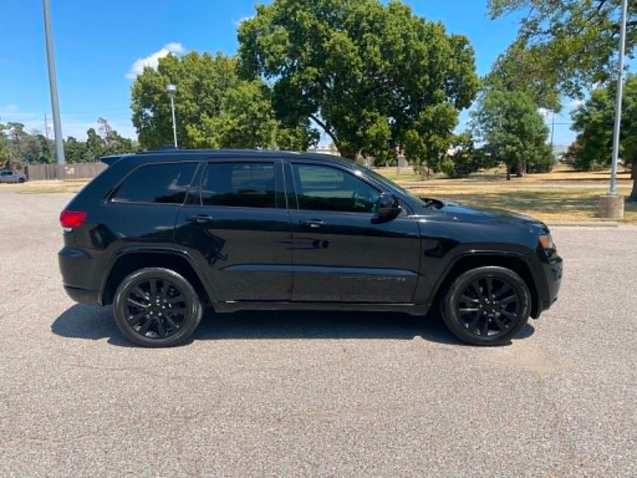 Jeep Grand Cherokee Laredo 2WD 2017