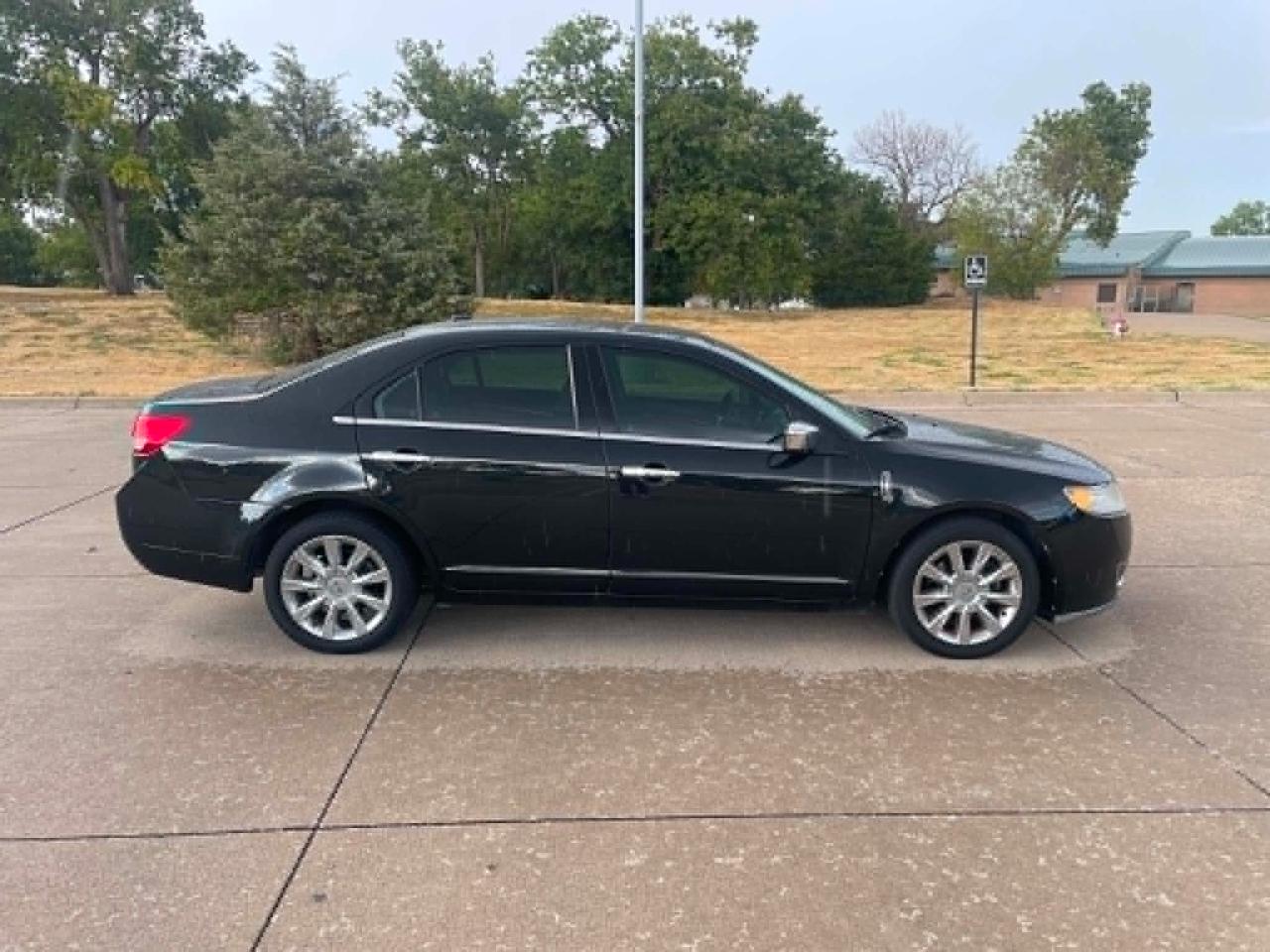Lincoln MKZ FWD 2010
