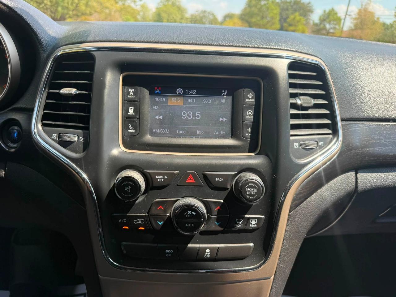 Jeep Grand Cherokee Laredo 2WD 2014