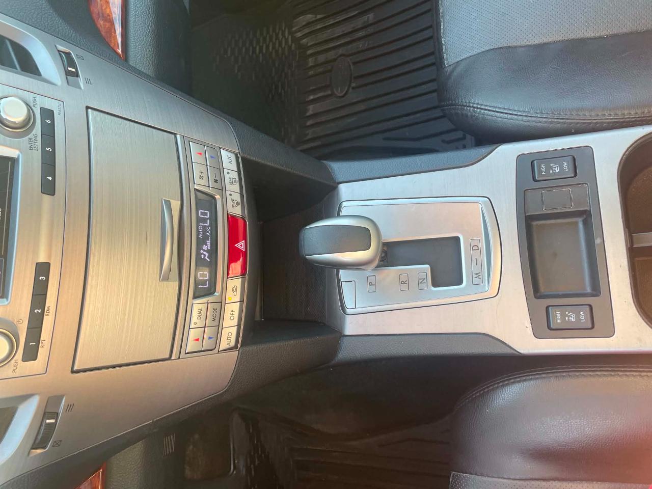 Subaru Outback 2.5i Limited 2012