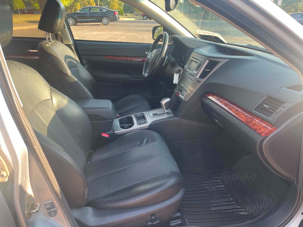 Subaru Outback 2.5i Limited 2012