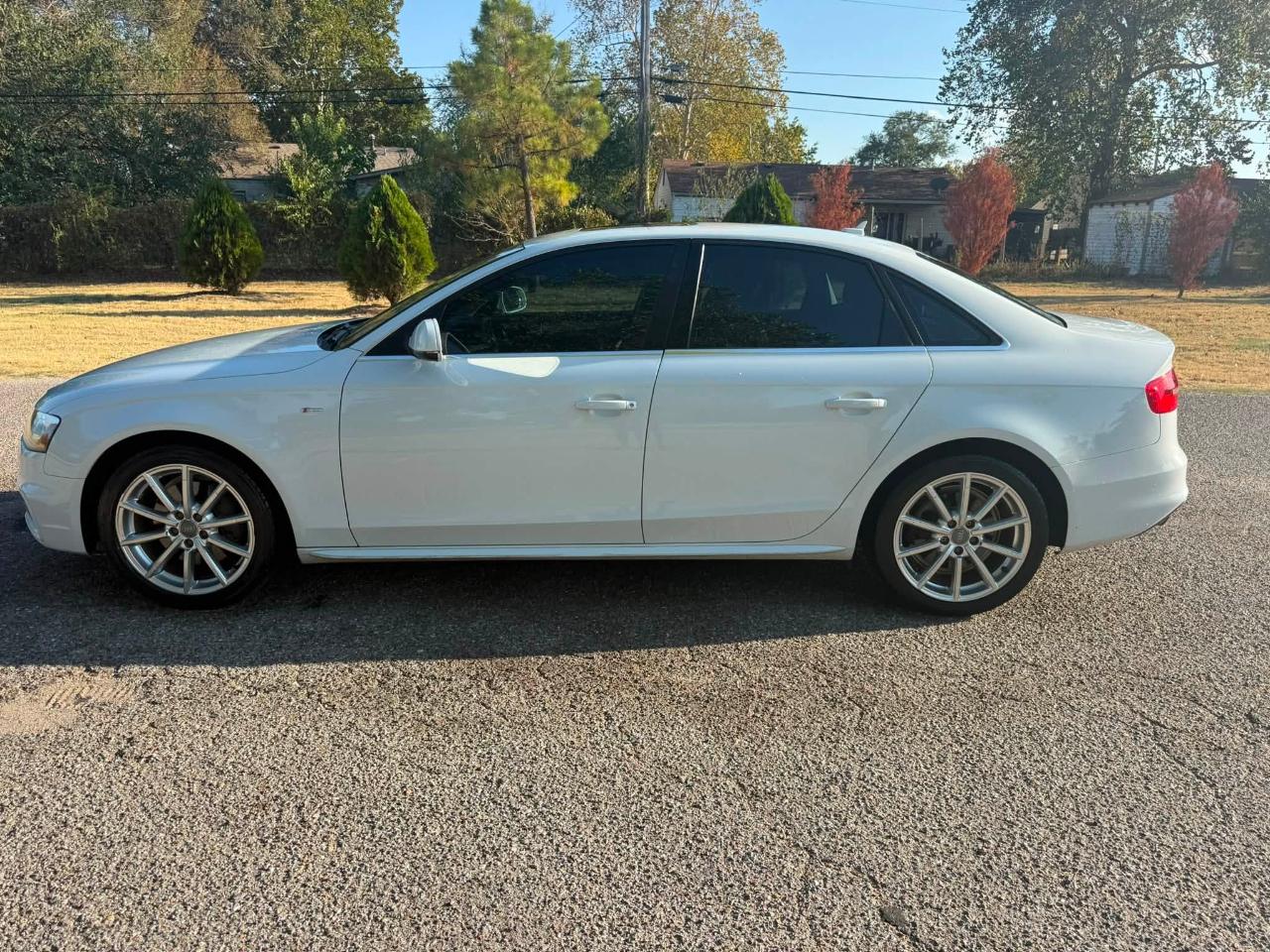 Audi A4 2.0T Sedan quattro Tiptronic 2014