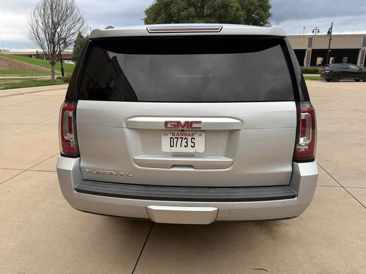 GMC Yukon XL SLT 4WD 2016
