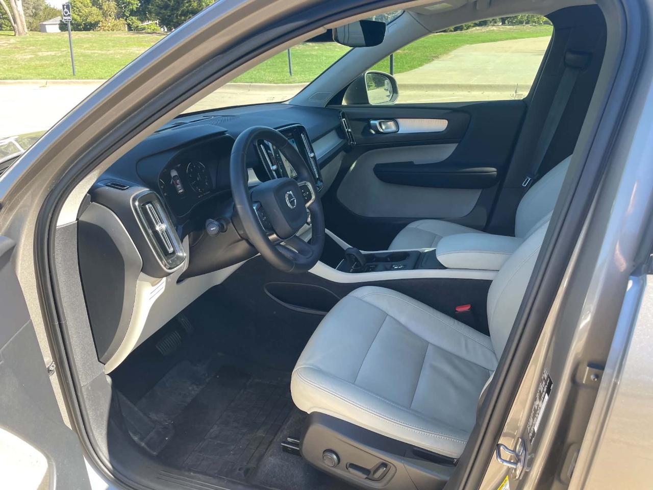 Volvo XC40 T5 Momentum AWD 2022