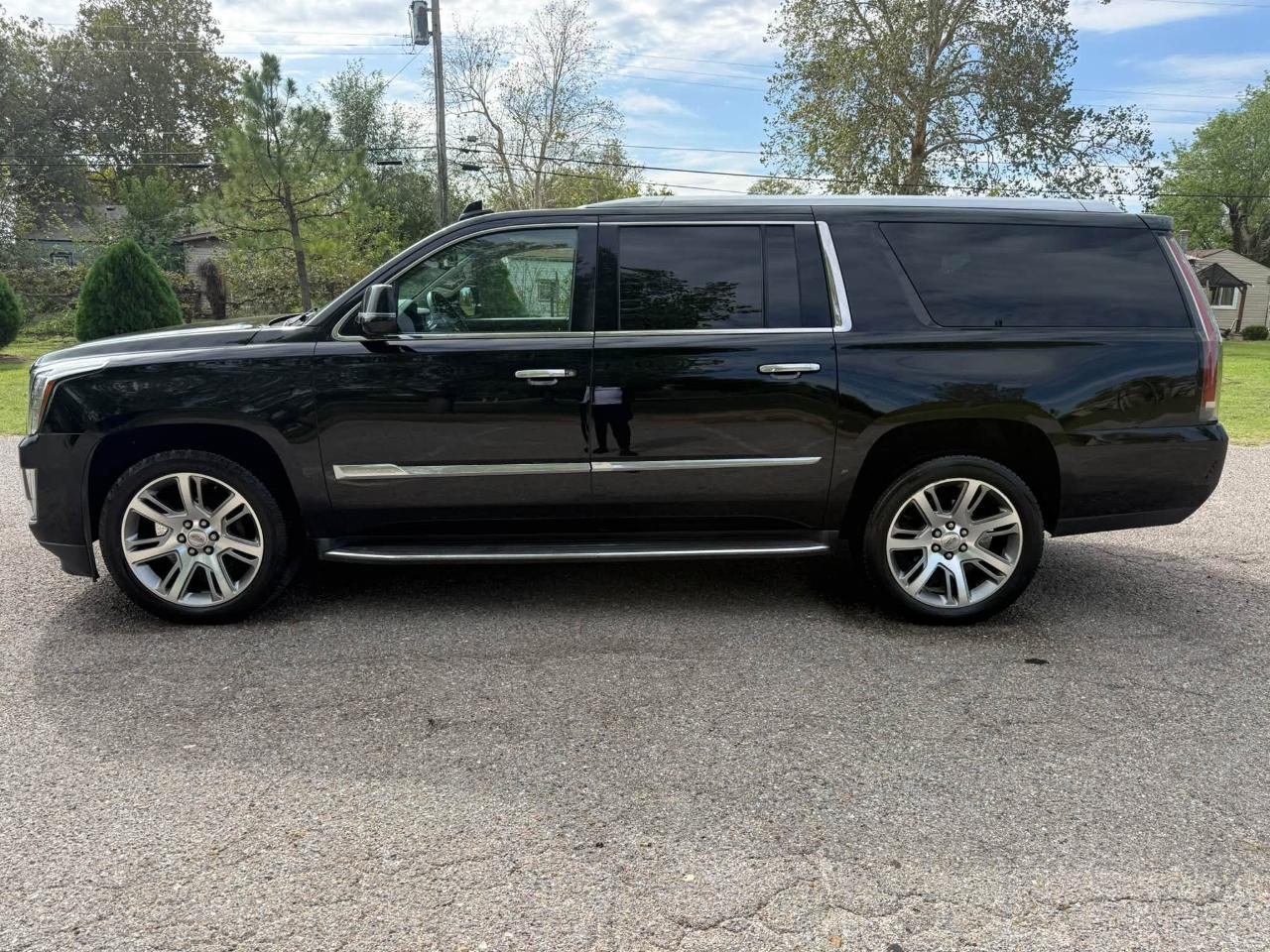 Cadillac Escalade ESV Luxury 4WD 2016