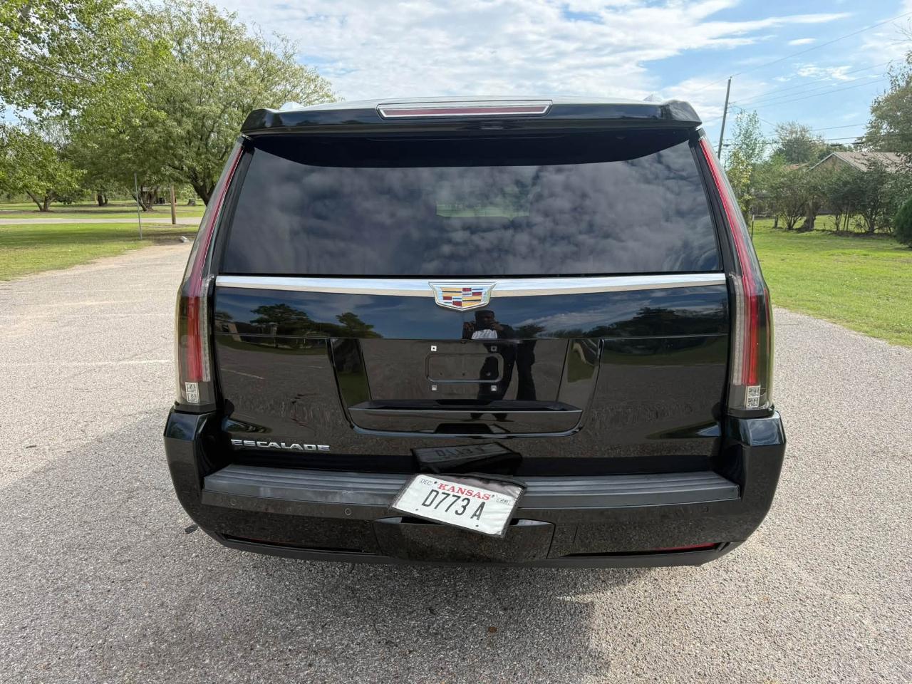 Cadillac Escalade ESV Luxury 4WD 2016