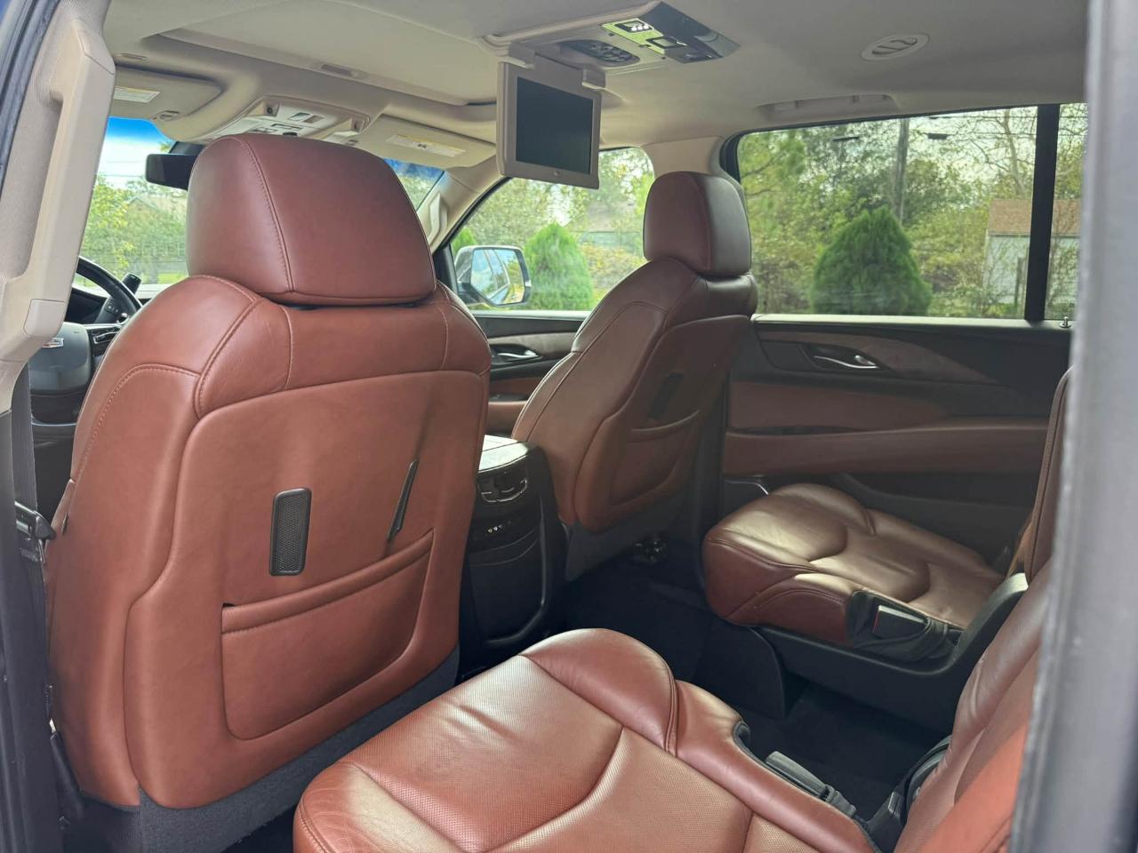 Cadillac Escalade ESV Luxury 4WD 2016
