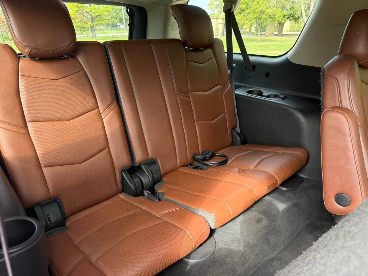 Cadillac Escalade ESV Luxury 4WD 2016