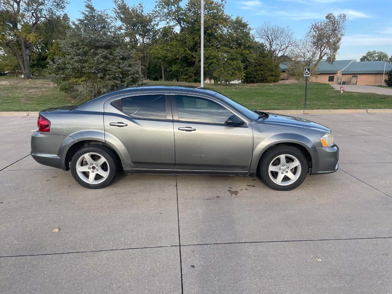 Dodge Avenger Base 2013