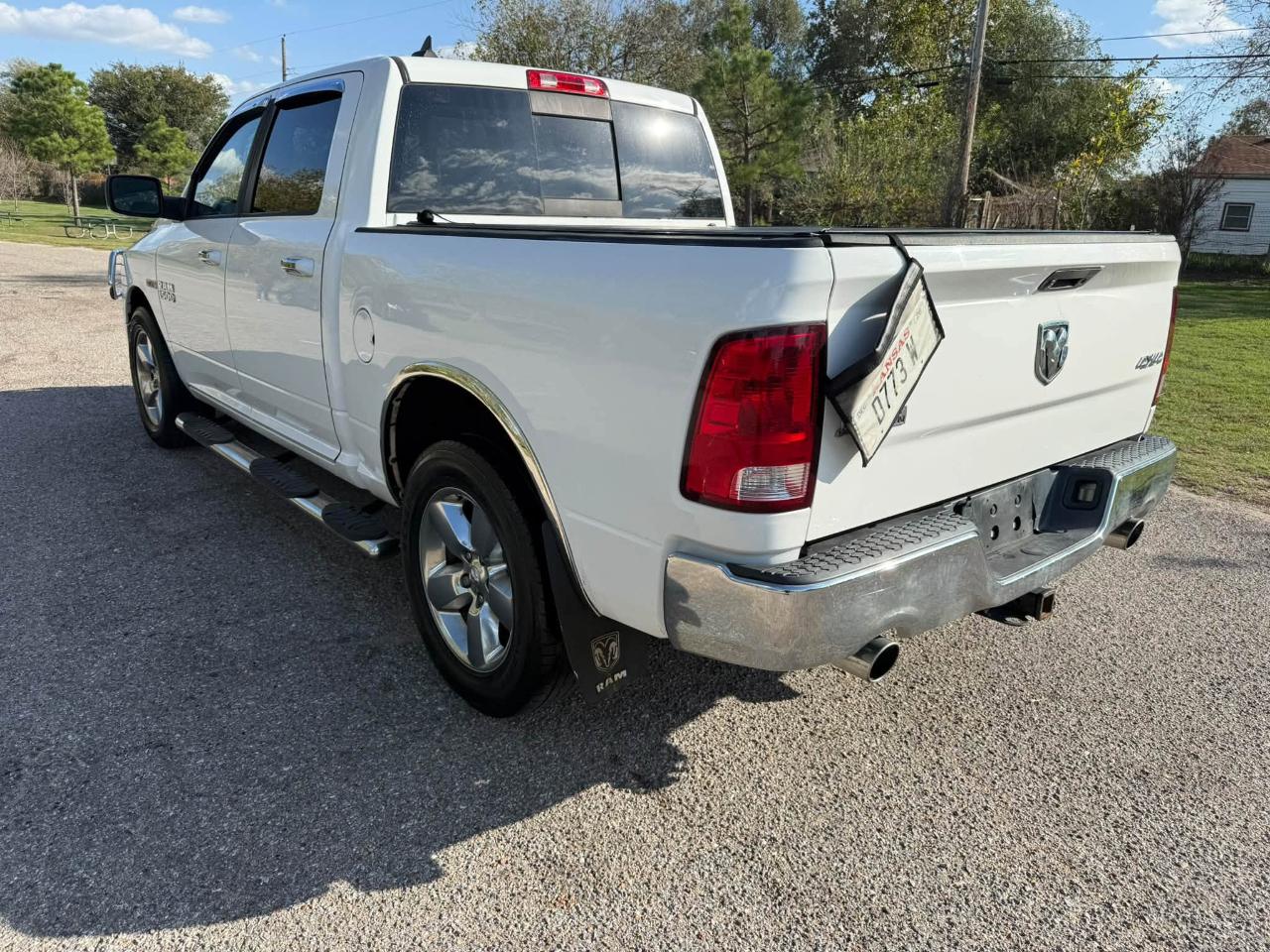 RAM 1500 SLT Crew Cab SWB 4WD 2015