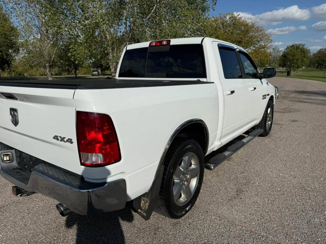 RAM 1500 SLT Crew Cab SWB 4WD 2015