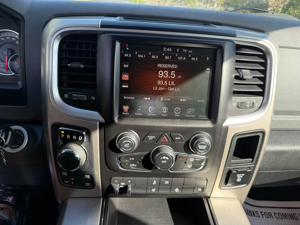 RAM 1500 SLT Crew Cab SWB 4WD 2015