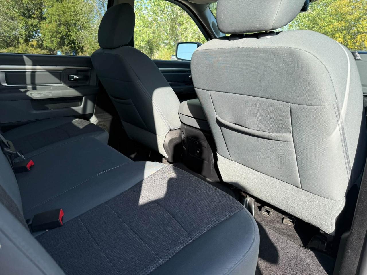 RAM 1500 SLT Crew Cab SWB 4WD 2015