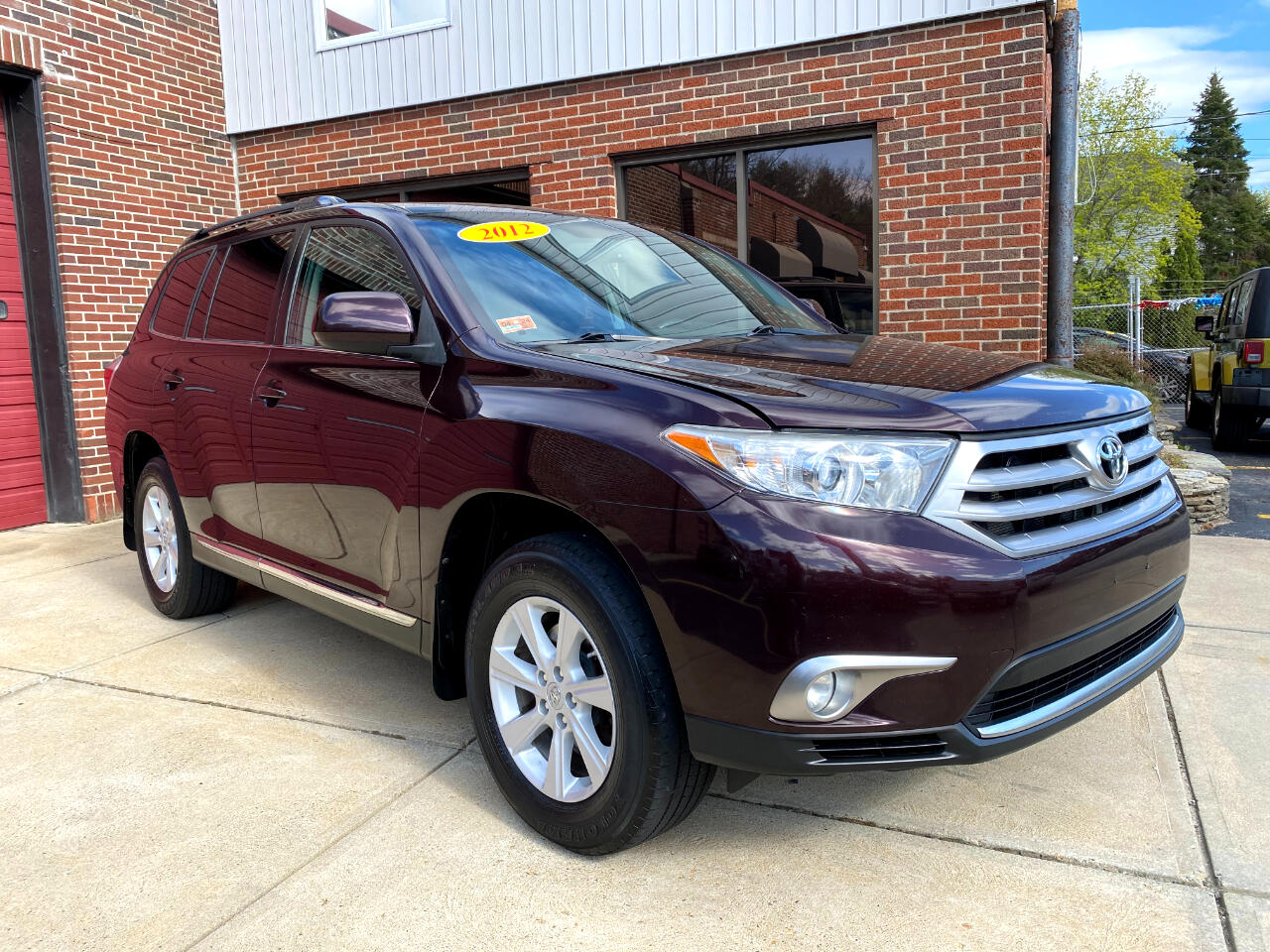 Toyota Highlander V6 4WD with Third Row Seat 2012